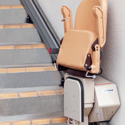 いすを折りたためる ｢コンパクト収納｣